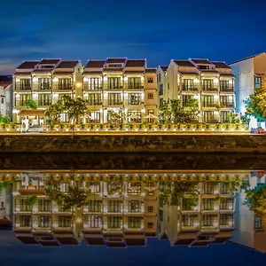 מלון Laluna Riverside &